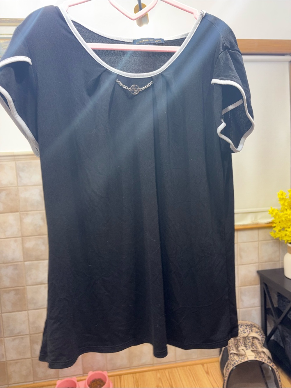 Adrienne Vittadini Black Short Sleeve Top with White Trim
